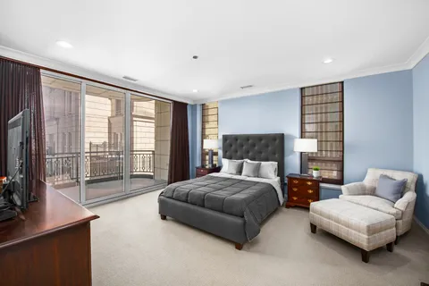 $1,725,000 | 10 East Delaware Place, Unit 25B, Chicago, IL 60611