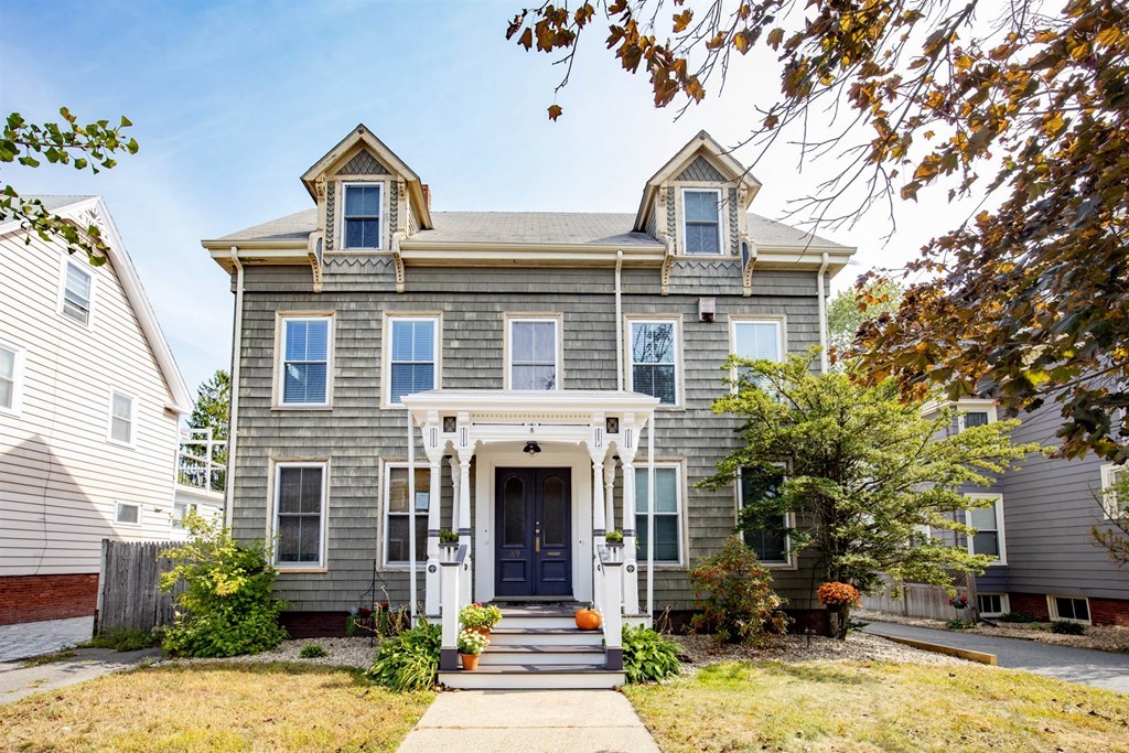 189 Burrill Street, Unit 2 Swampscott, MA 01907 - Photo 1 of 23