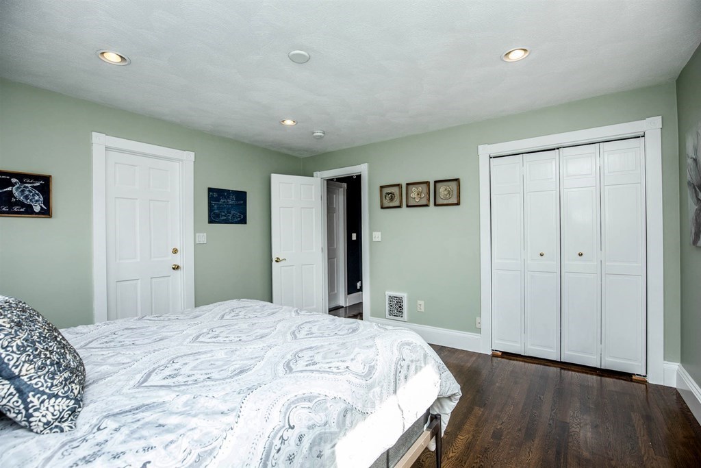 189 Burrill Street, Unit 2 Swampscott, MA 01907 - Photo 15 of 23