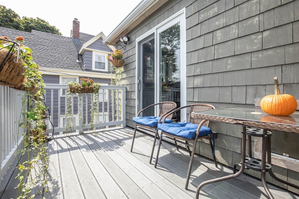 189 Burrill Street, Unit 2 Swampscott, MA 01907 - Photo 18 of 23