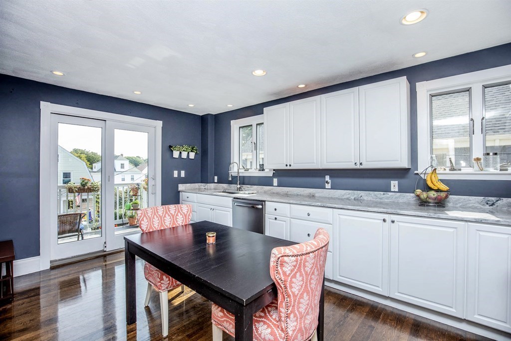 189 Burrill Street, Unit 2 Swampscott, MA 01907 - Photo 3 of 23