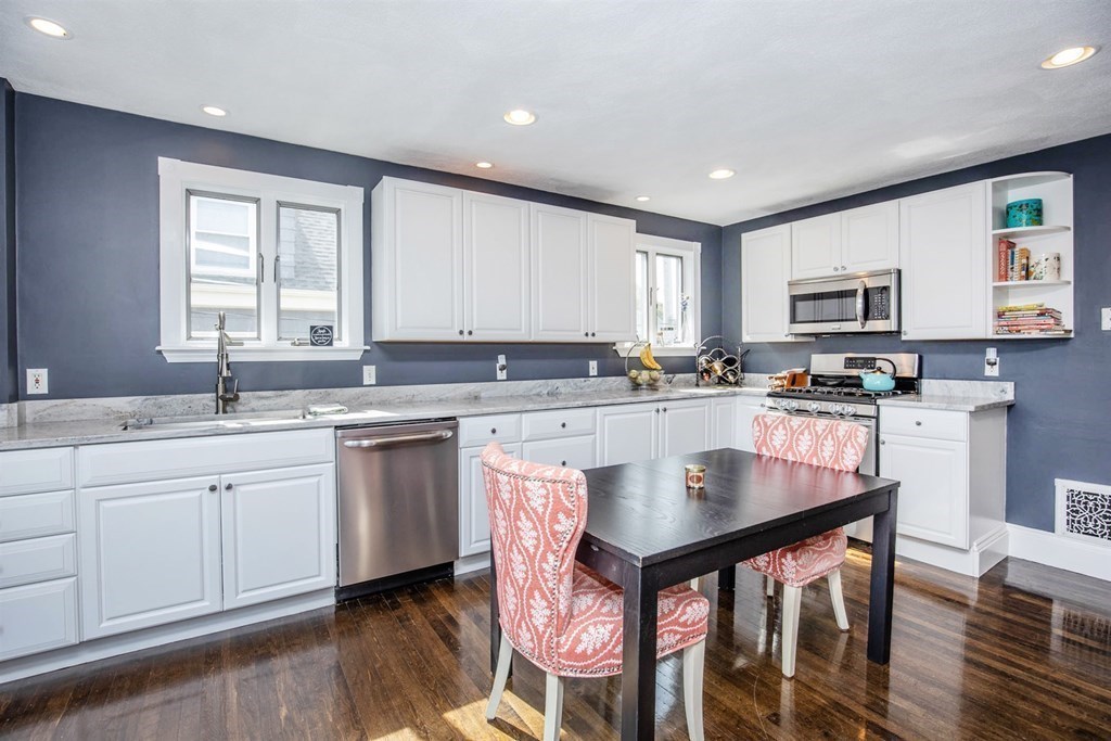 189 Burrill Street, Unit 2 Swampscott, MA 01907 - Photo 5 of 23