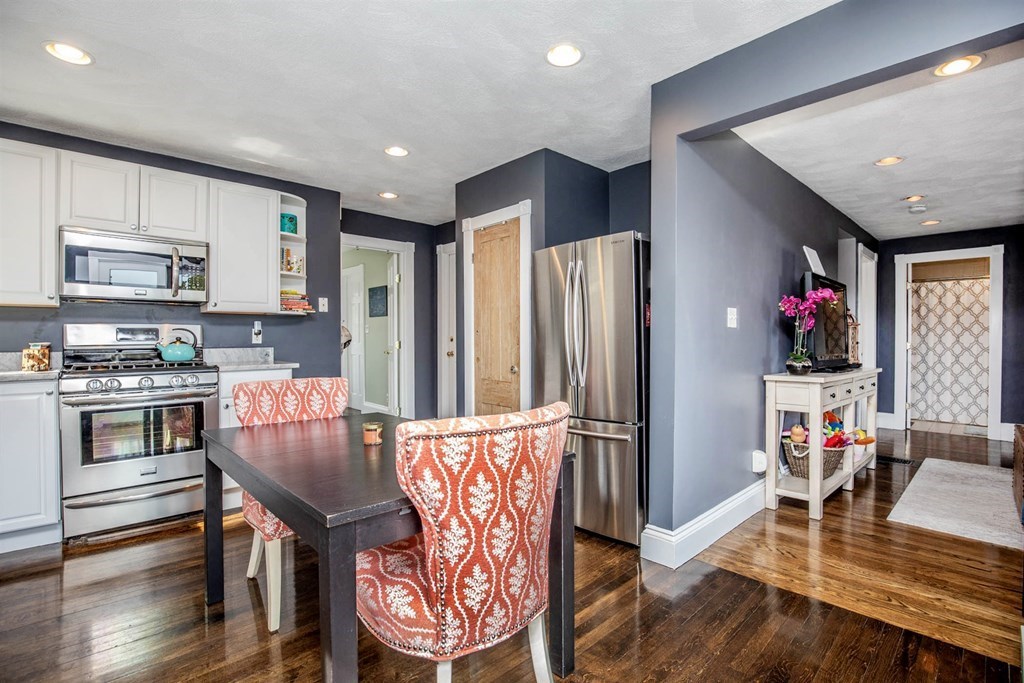 189 Burrill Street, Unit 2 Swampscott, MA 01907 - Photo 6 of 23