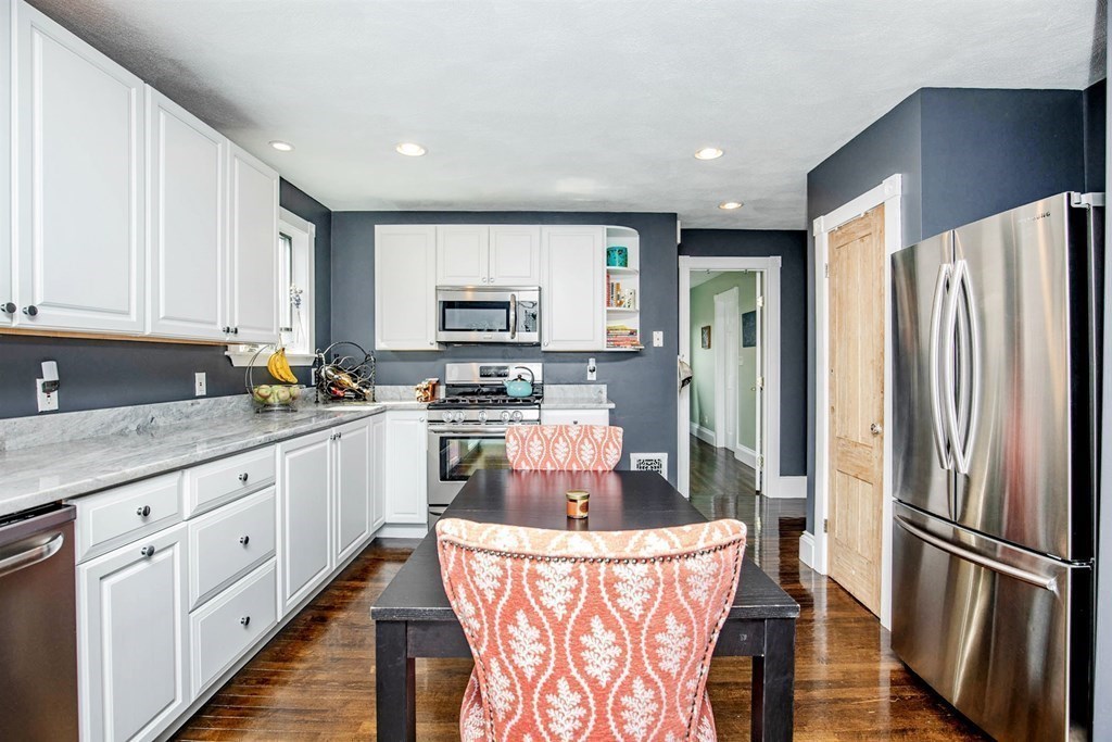 189 Burrill Street, Unit 2 Swampscott, MA 01907 - Photo 7 of 23