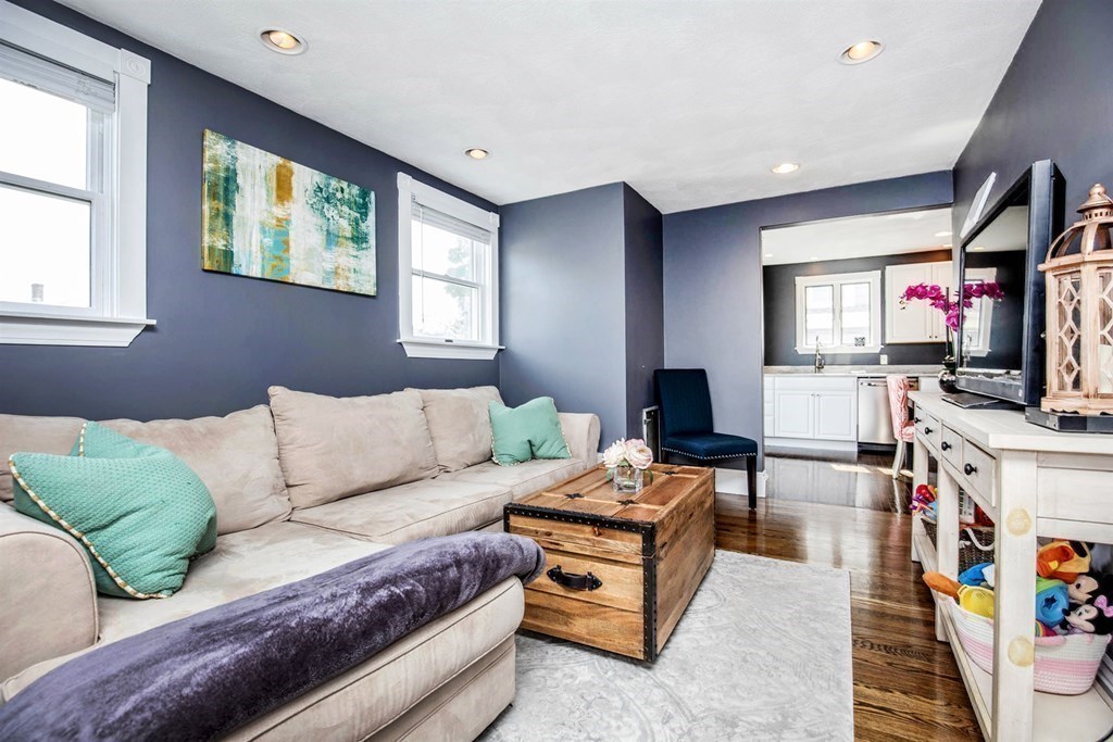 189 Burrill Street, Unit 2 Swampscott, MA 01907 - Photo 8 of 23