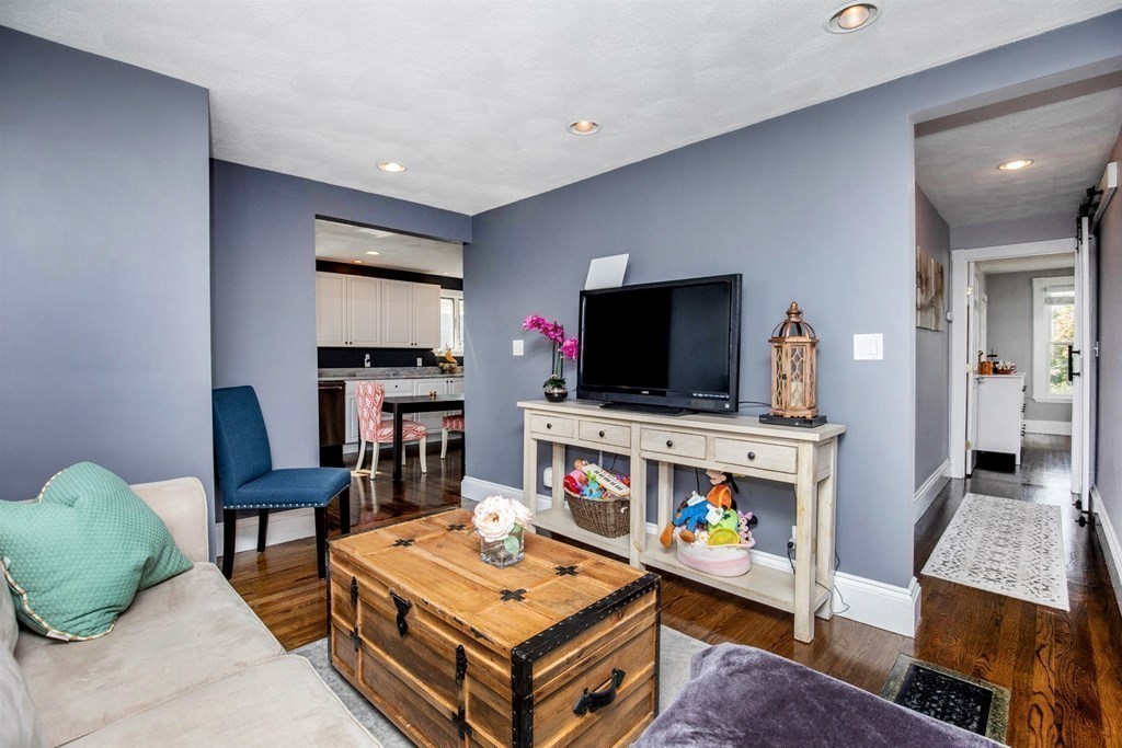 189 Burrill Street, Unit 2 Swampscott, MA 01907 - Photo 10 of 23