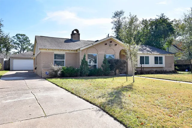 $2,600 | 2210 Pomeran Drive, Houston, TX 77080