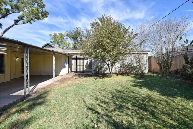 $2,600 | 2210 Pomeran Drive, Houston, TX 77080