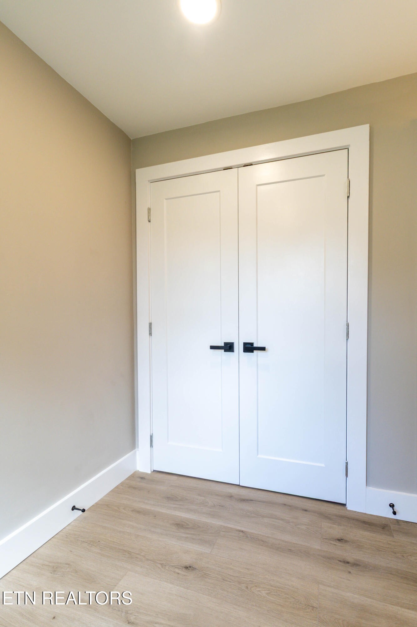 505 Foust Carney Road Powell, TN 37849 - Photo 22 of 40 a view of an empty room