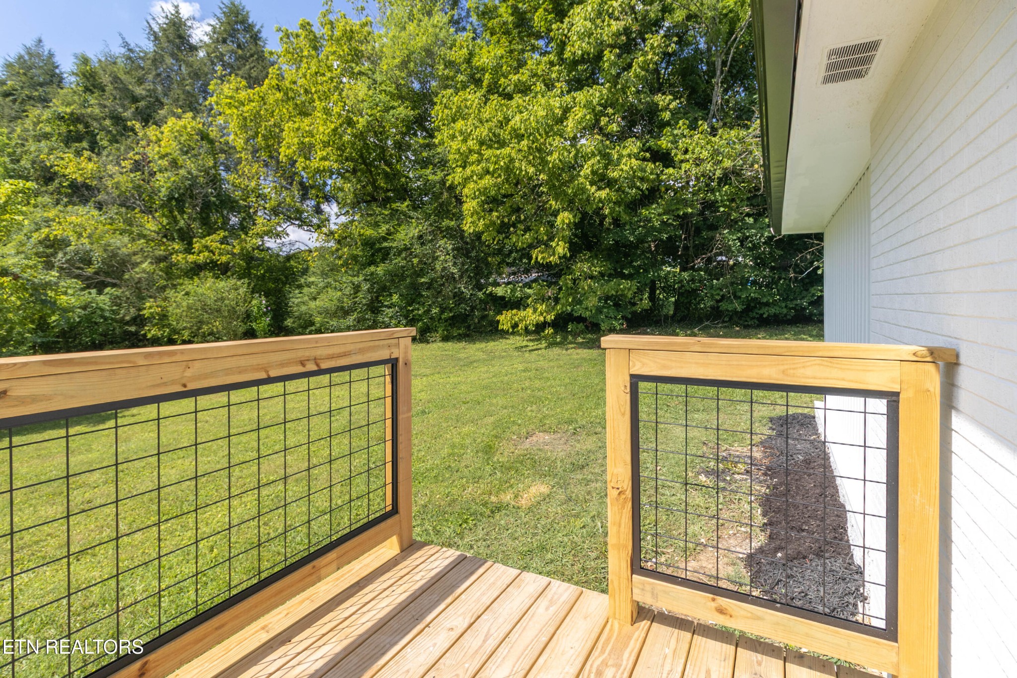 505 Foust Carney Road Powell, TN 37849 - Photo 30 of 40 a view of a balcony