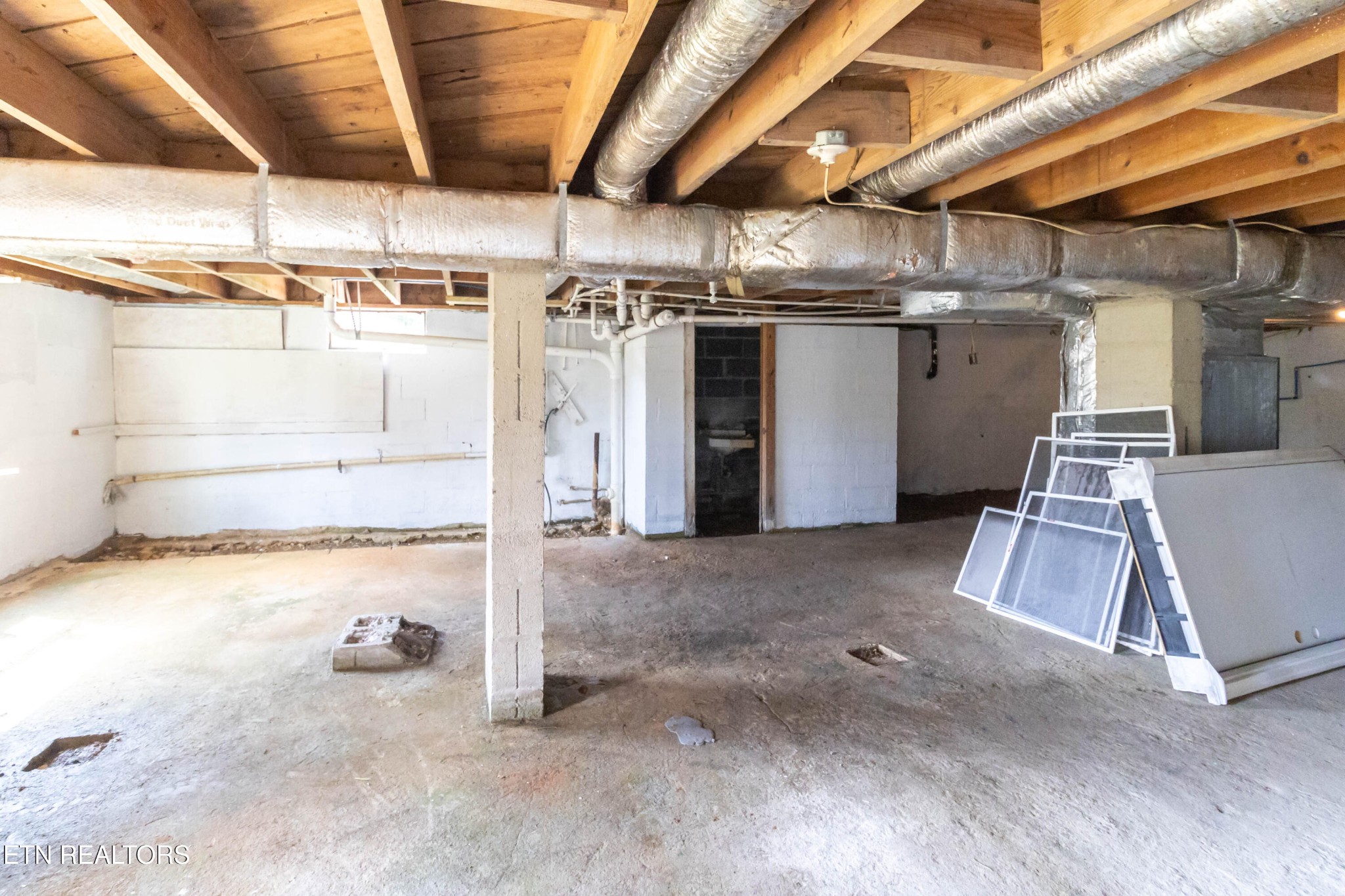 505 Foust Carney Road Powell, TN 37849 - Photo 35 of 40 a view of a room with wooden walls
