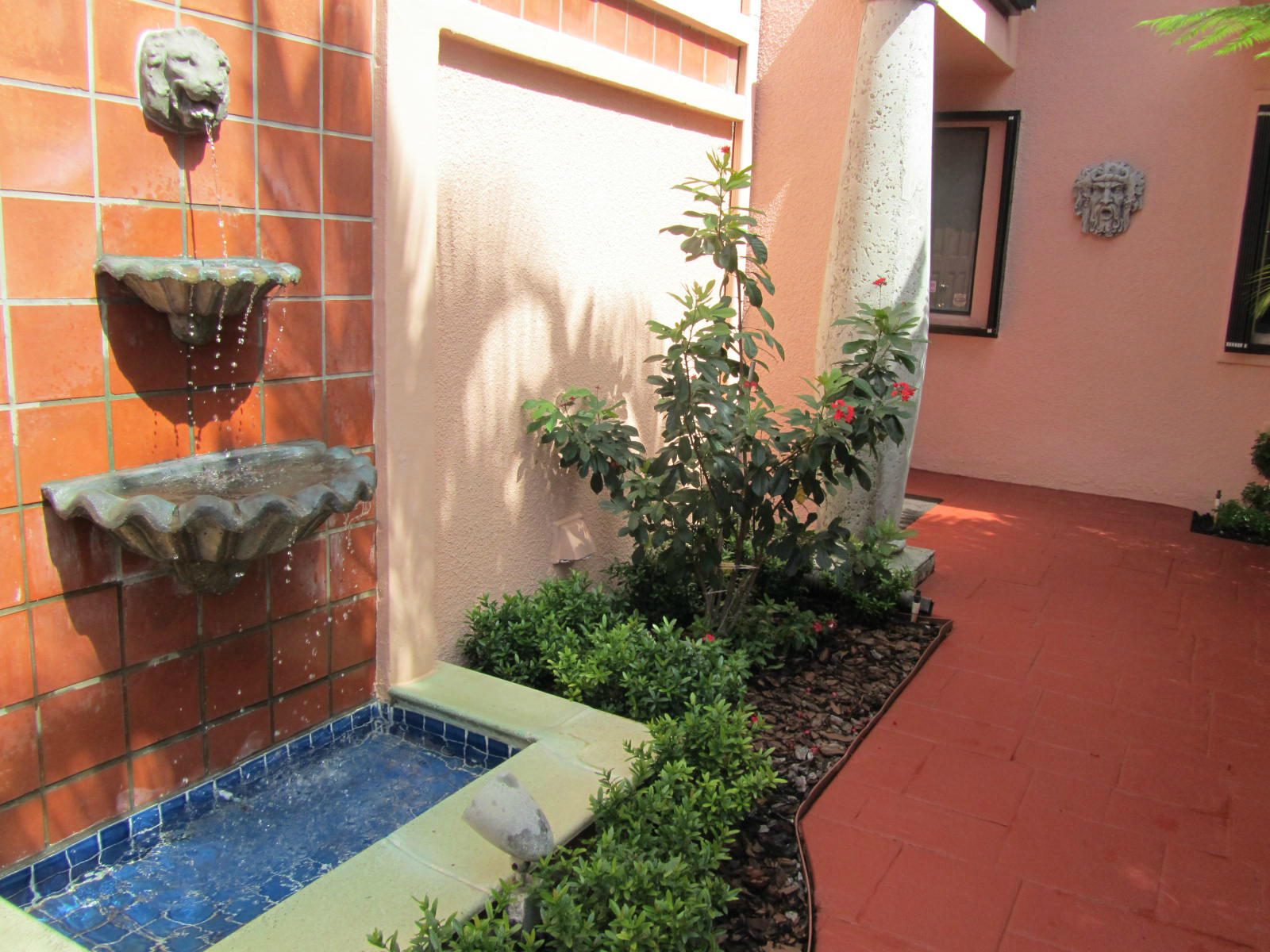 6489 Via Benita Boca Raton, FL 33433 - Photo 4 of 27 Water feature entrance