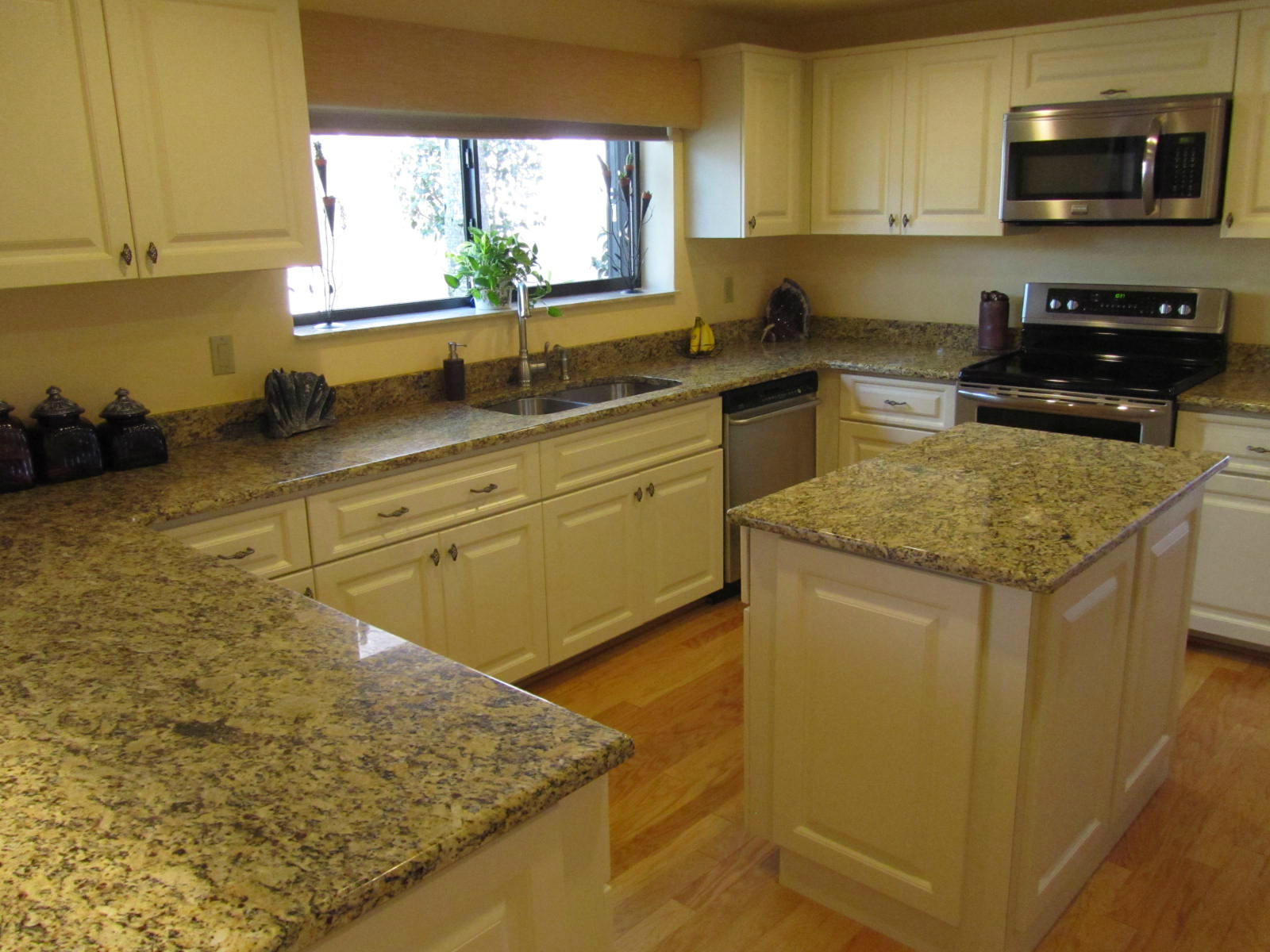 6489 Via Benita Boca Raton, FL 33433 - Photo 9 of 27 Kitchen