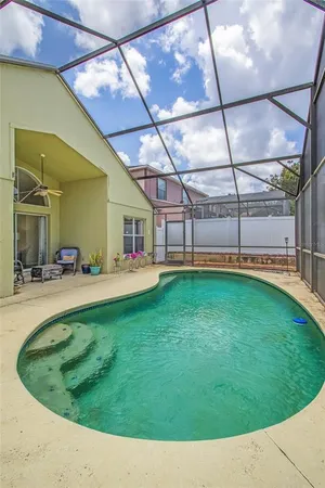 a view of a backyard with projector