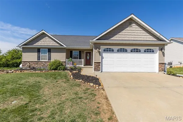 $383,000 | 407 North Haven Drive, Farmington, MO 63640