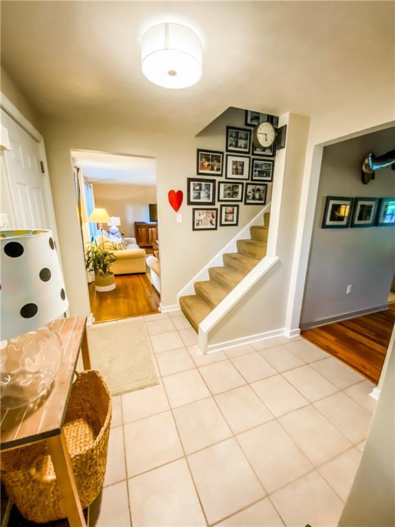 255 McIntyre Road Pittsburgh, PA 15237 - Photo 21 of 25 Spacious Entry