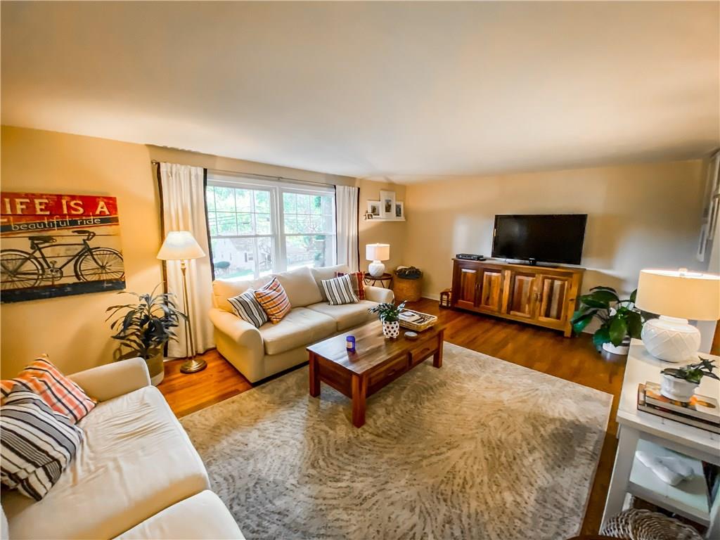 255 McIntyre Road Pittsburgh, PA 15237 - Photo 9 of 25 Impressive 17x13 Living Room
