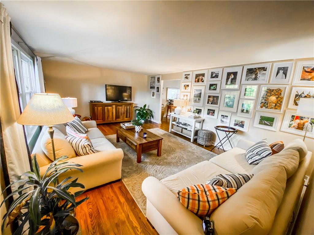 255 McIntyre Road Pittsburgh, PA 15237 - Photo 10 of 25 Exquisite Hard Wood Flooring