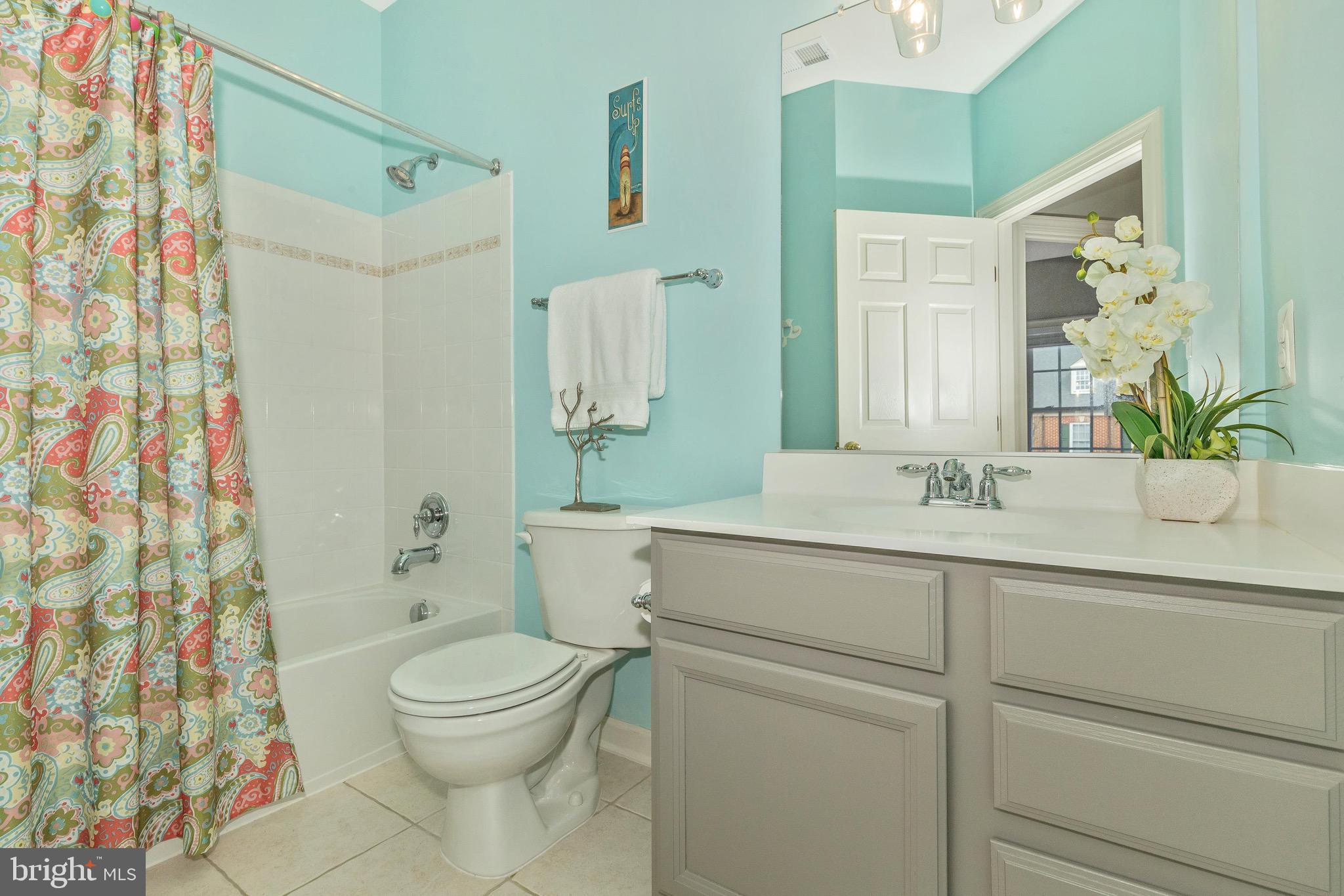 3908 Addison Woods Road Frederick, MD 21704 - Photo 35 of 44 Hallway Full Bath