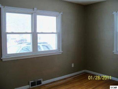970 State Street Adrian, MI 49221 - Photo 7 of 9 20004410-6.JPG