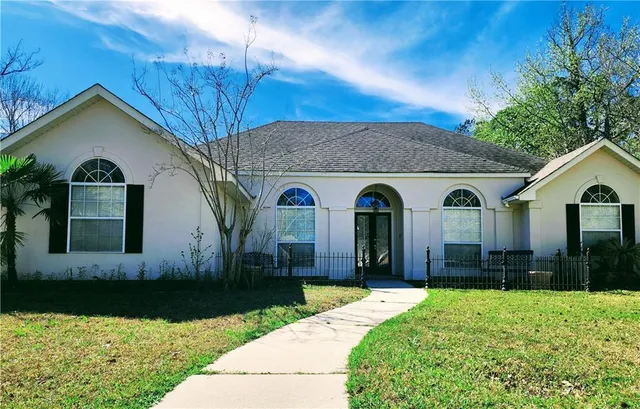 $369,000 | 403 Ave Palais Royal, Covington, LA 70433