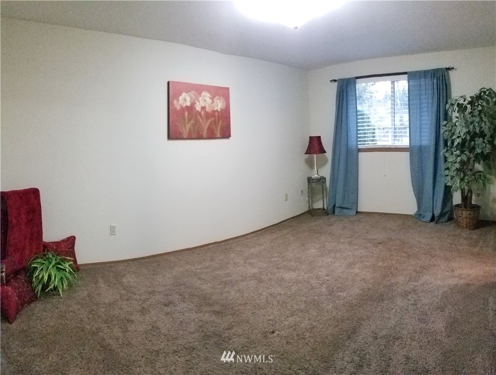 36308 25th Place South Federal Way, WA 98003 - Photo 18 of 27 an empty room with windows