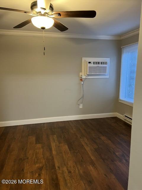79 Overlook Way, Unit E Manalapan, NJ 07726 - Photo 4 of 8 wooden floor in an empty room