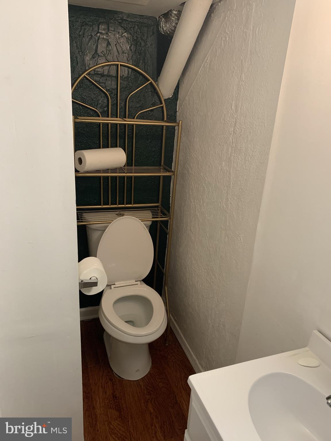 229 Wingate Road Upper Darby, PA 19082 - Photo 11 of 22 UNIT 1 BATHROOM