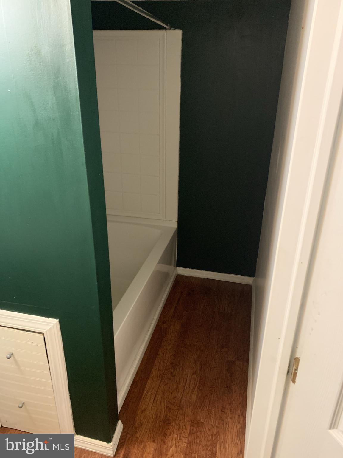 229 Wingate Road Upper Darby, PA 19082 - Photo 14 of 22 UNIT 1 BATHROOM