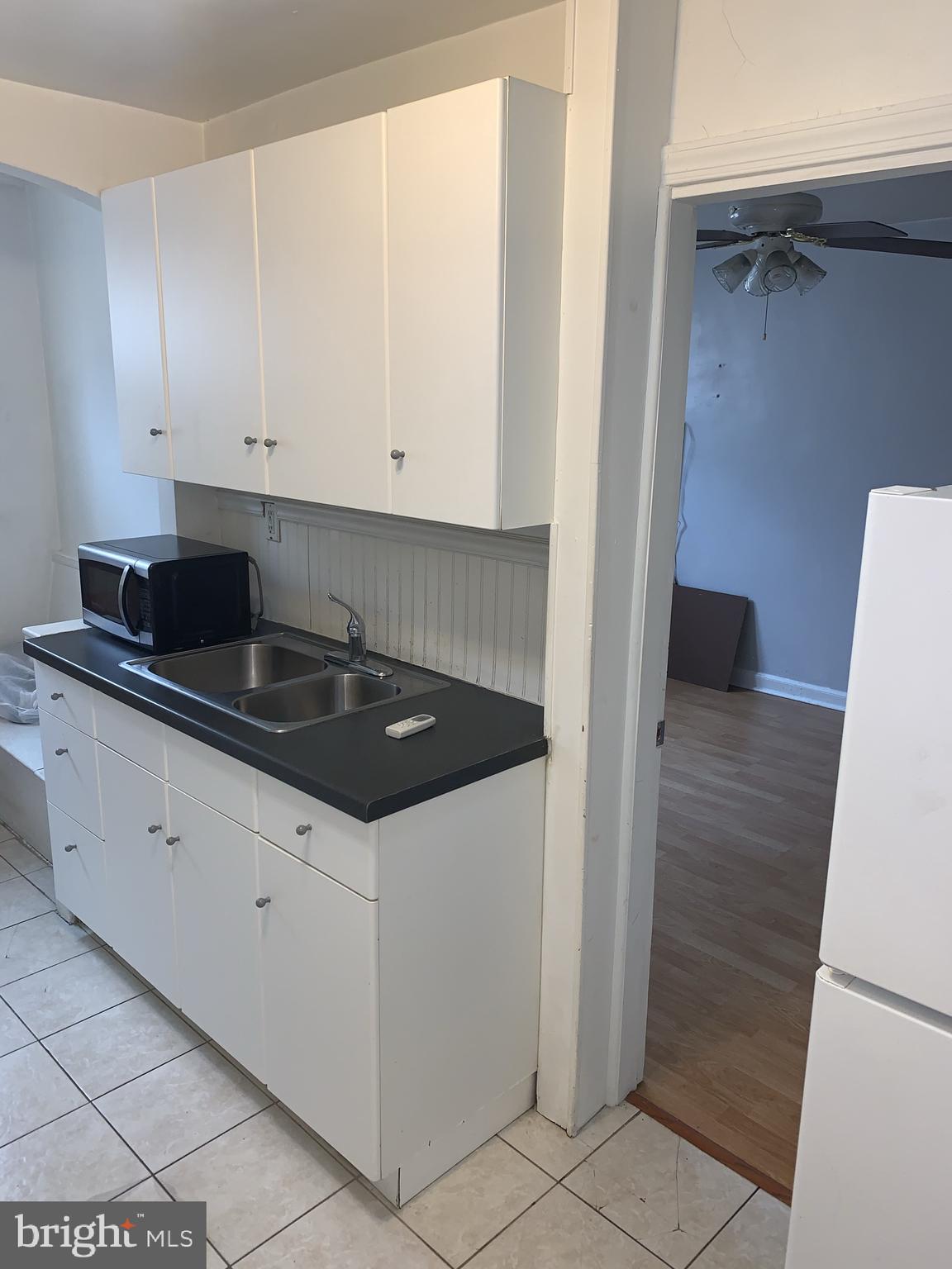229 Wingate Road Upper Darby, PA 19082 - Photo 5 of 22 UNIT 1 KITCHEN