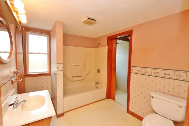 $159,900 | 71 Dillingham Street, Bangor, ME 04401