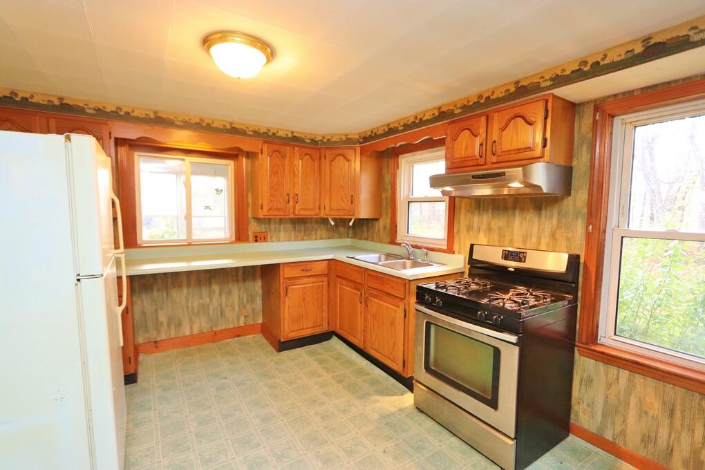 71 Dillingham Street Bangor, ME 04401 - Photo 7 of 28 IMG_6079 (Copy)