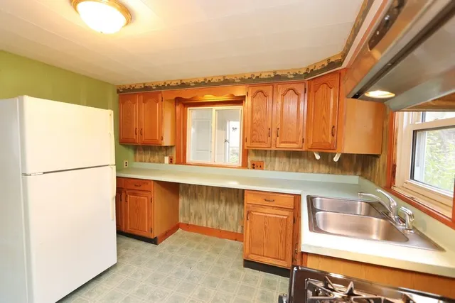 $159,900 | 71 Dillingham Street, Bangor, ME 04401