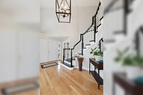 $779,000 | 1500 Pine View Court, Darien, IL 60561