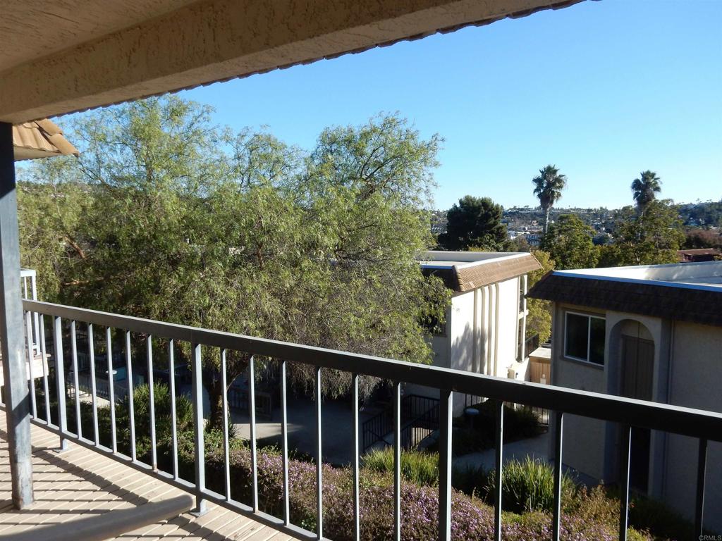 2374 Caringa Way Carlsbad, CA 92009 - Photo 38 of 41