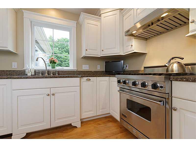 93 Rivers Edge Drive Portland, ME 04103 - Photo 15 of 35 Kitchen.