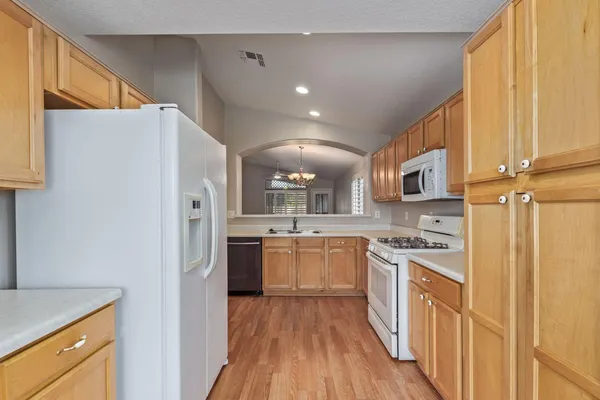 $1,995 | 13949 North 133rd Drive, Surprise, AZ 85379