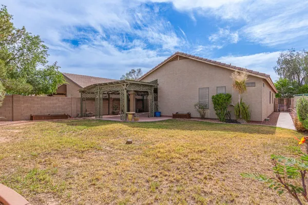 $1,995 | 13949 North 133rd Drive, Surprise, AZ 85379