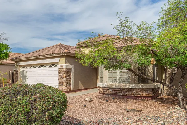 $1,995 | 13949 North 133rd Drive, Surprise, AZ 85379