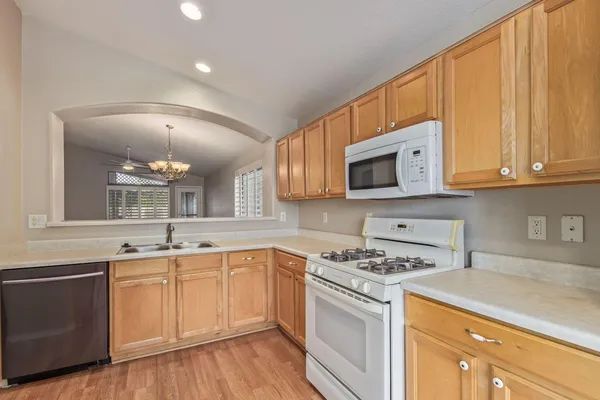 $1,995 | 13949 North 133rd Drive, Surprise, AZ 85379