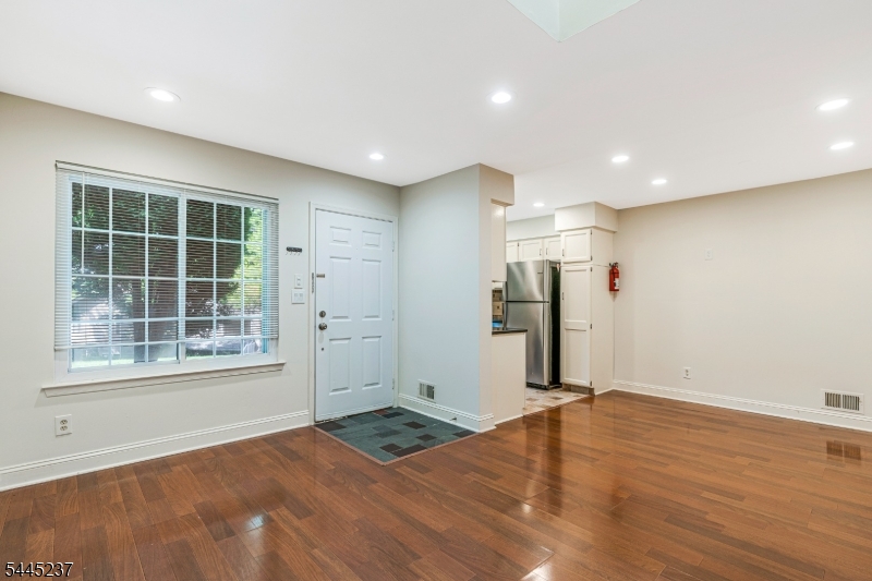 3 Tory Court Bedminster, NJ 07921 - Photo 9 of 28