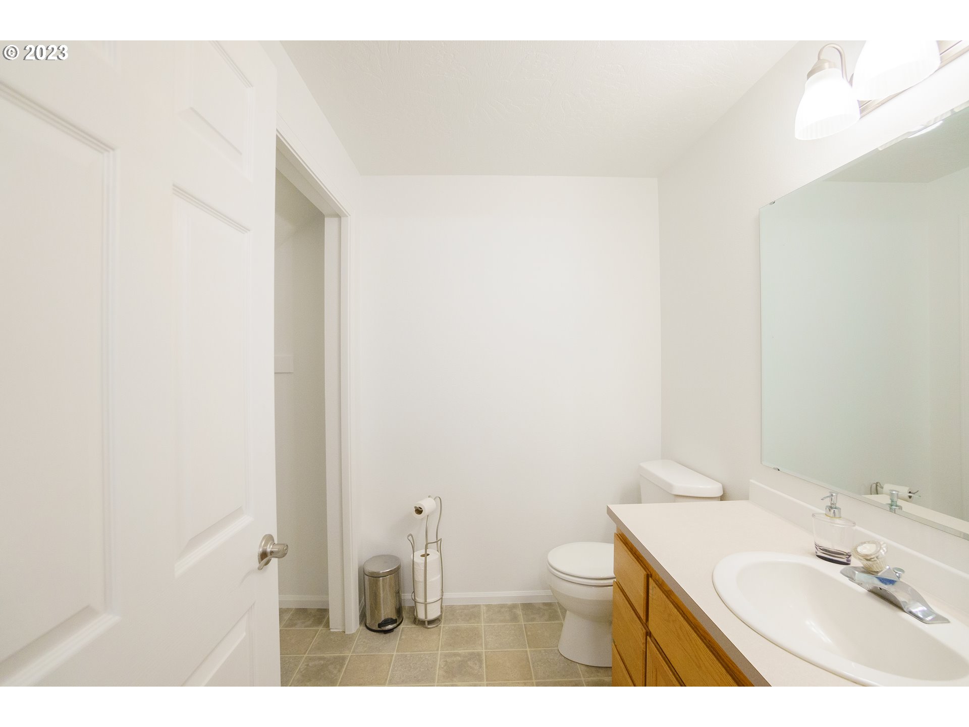 1636 Fetters Loop Eugene, OR 97402 - Photo 10 of 31 Gallery Image 10