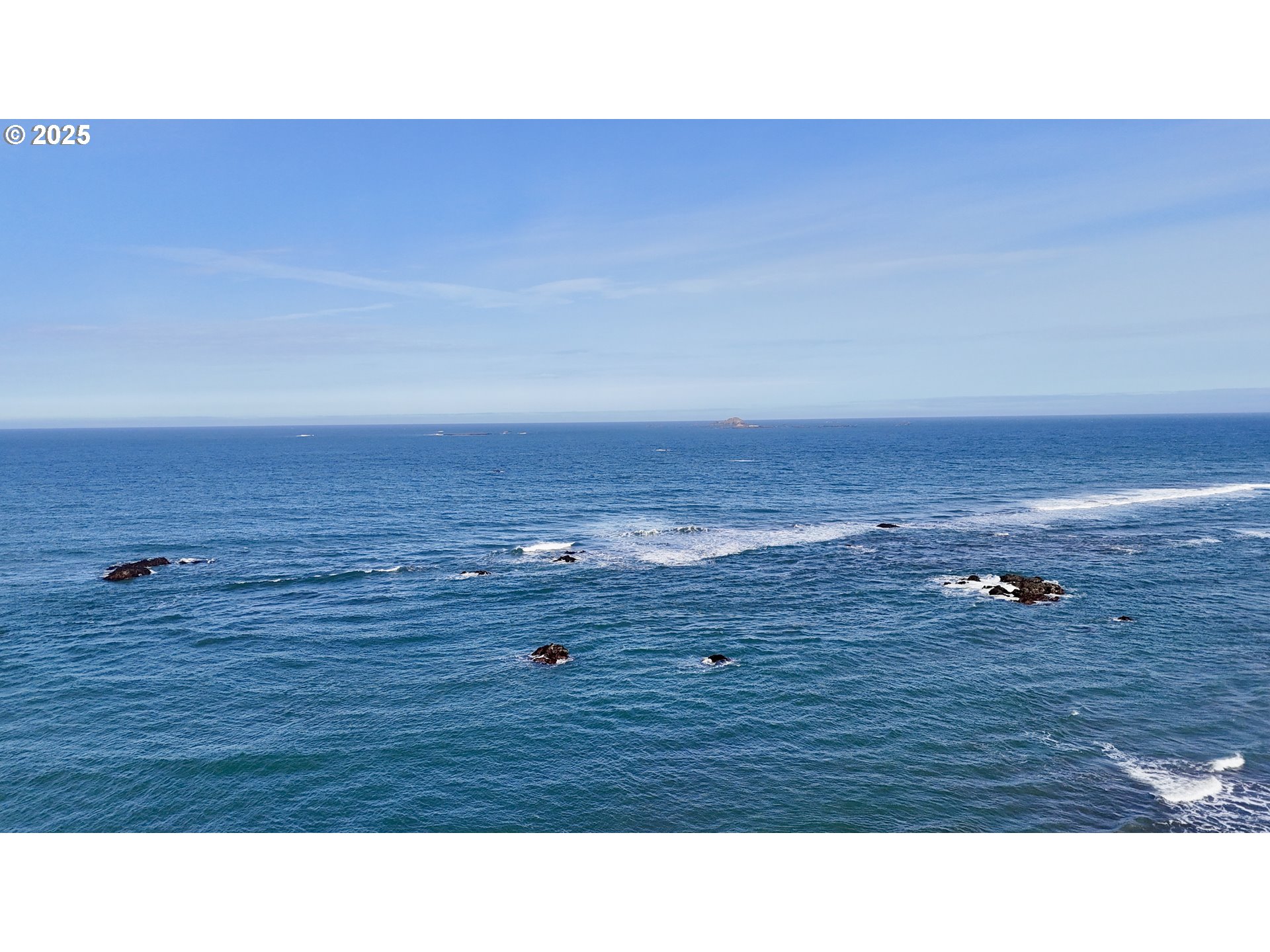 Old Coast Road Gold Beach, OR 97444 - Photo 12 of 26 a view of an ocean