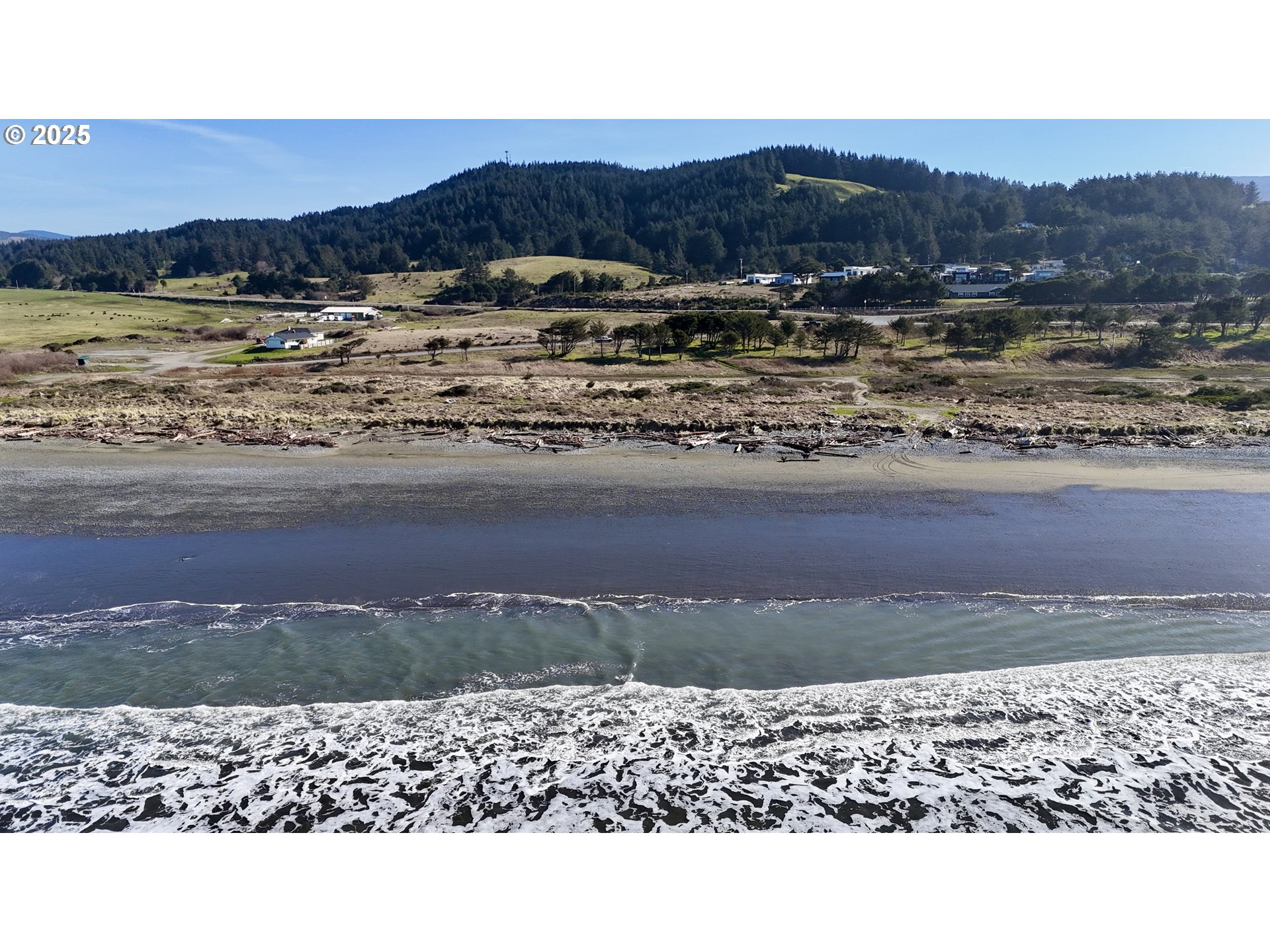 Old Coast Road Gold Beach, OR 97444 - Photo 16 of 26 a view of an ocean and beach