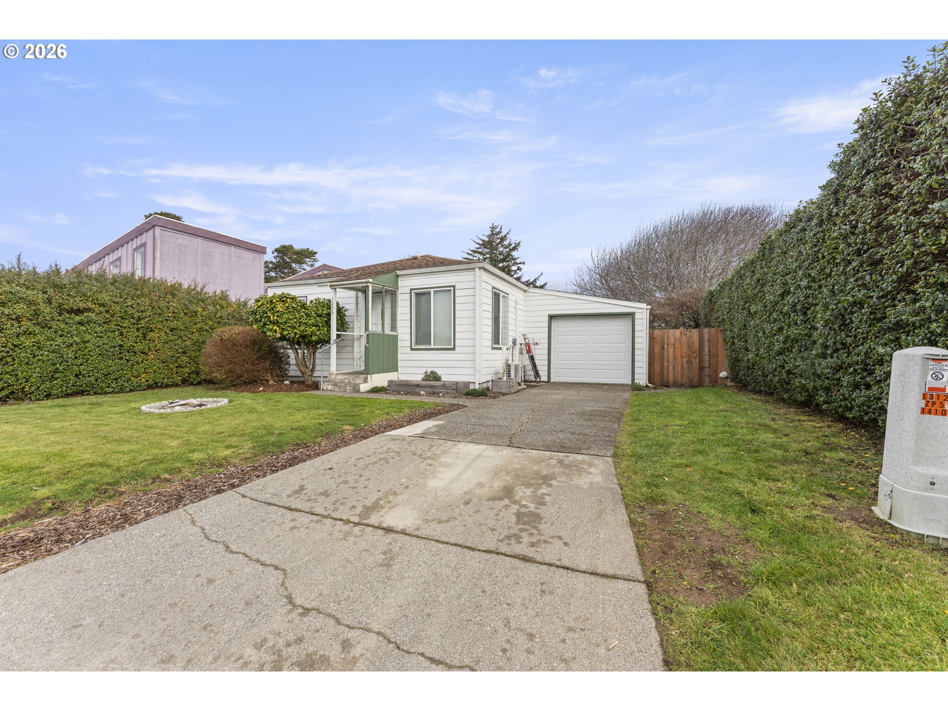 1055 Baltimore Avenue Southeast Bandon, OR 97411 - Photo 3 of 36