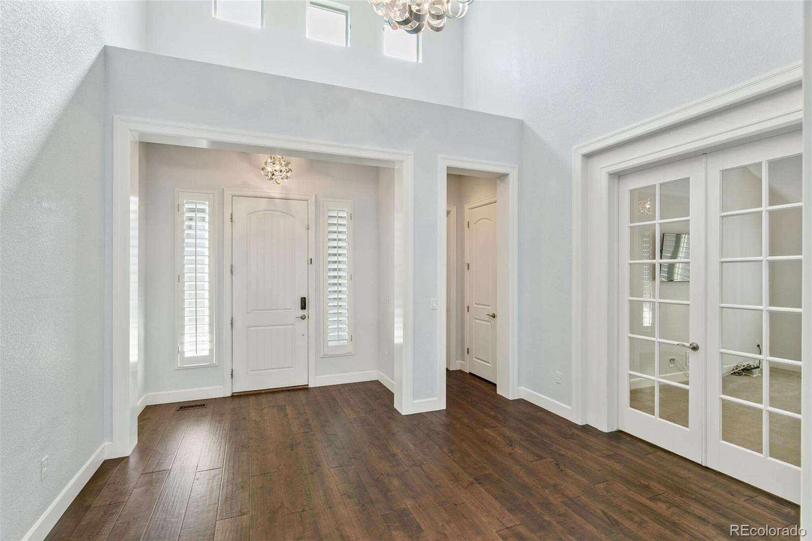 5943 South Olive Circle Centennial, CO 80111 - Photo 4 of 50