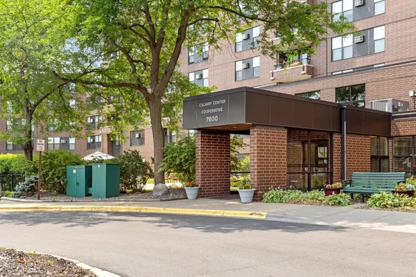 $60,000 | 7600 Golden Valley Road, Unit 706, Golden Valley, MN 55427