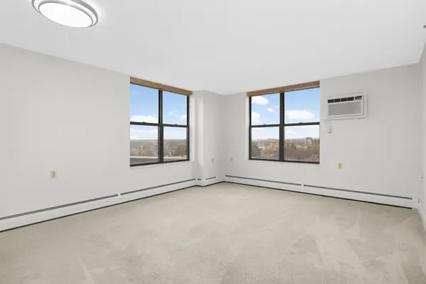 $60,000 | 7600 Golden Valley Road, Unit 706, Golden Valley, MN 55427