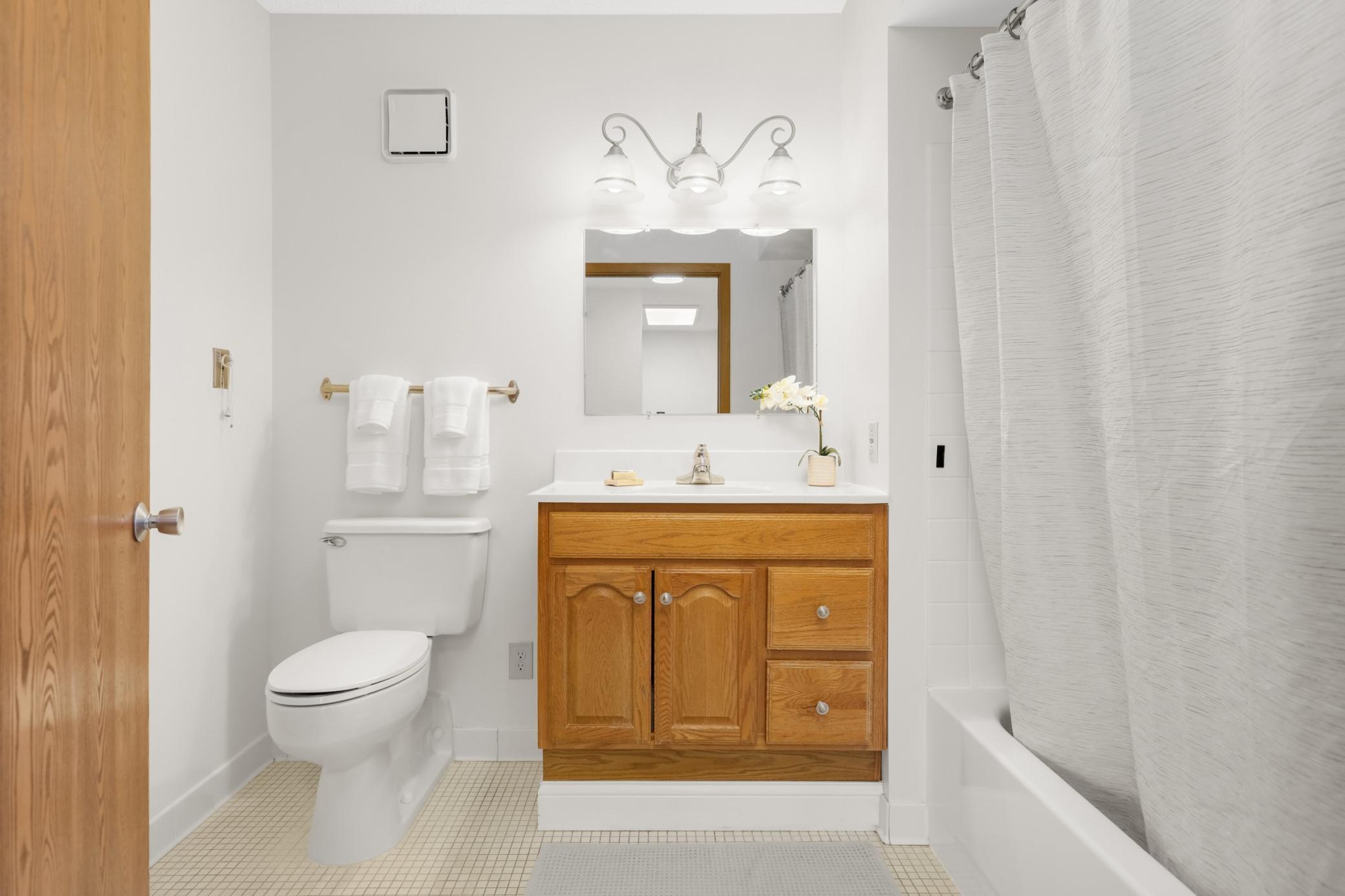 7600 Golden Valley Road, Unit 706 Golden Valley, MN 55427 - Photo 4 of 40