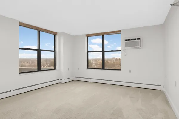 $60,000 | 7600 Golden Valley Road, Unit 706, Golden Valley, MN 55427